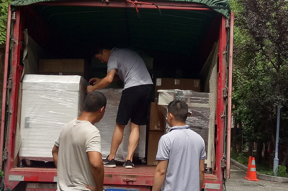 臺(tái)州客戶SMT設(shè)備專車送貨，貨到上門安裝調(diào)試