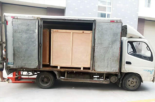 南平客戶SMT設(shè)備專車送貨，貨到上門安裝調(diào)試