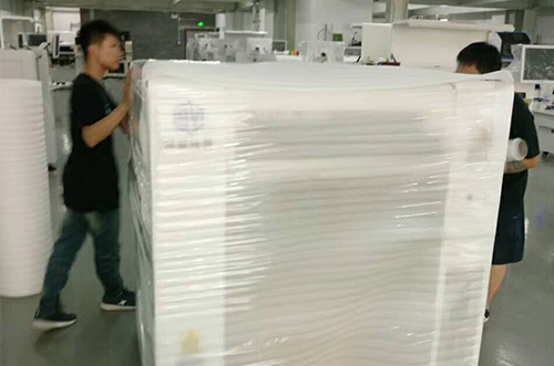 安吉客戶SMT設(shè)備專車送貨，貨到上門安裝調(diào)試